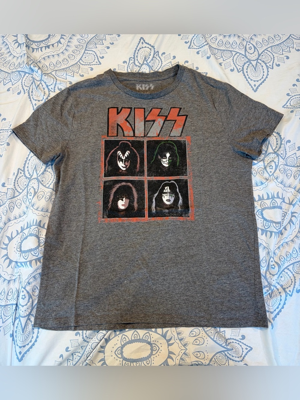 Kiss shirt
